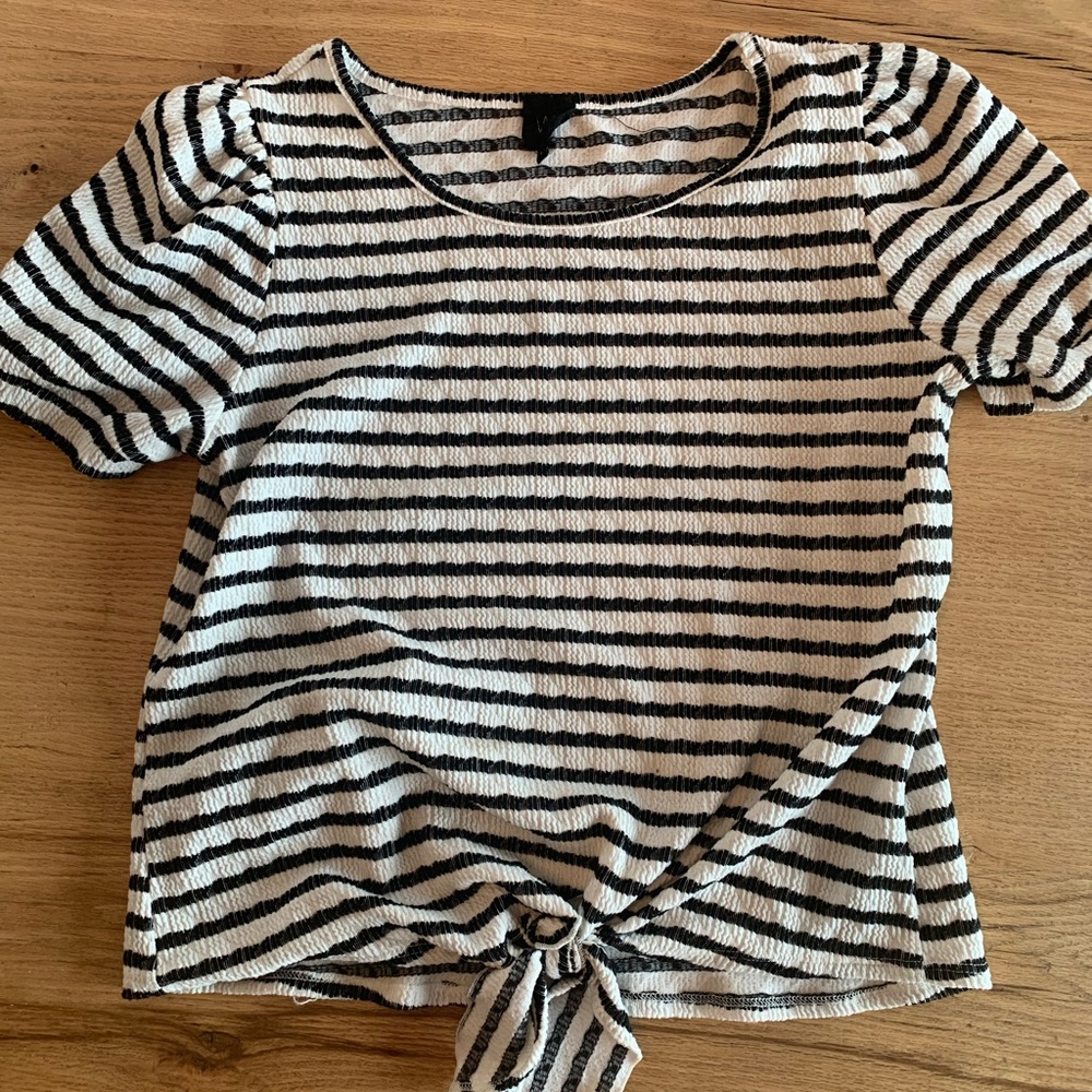 W5 Black and White Striped Short Sleeve Top
